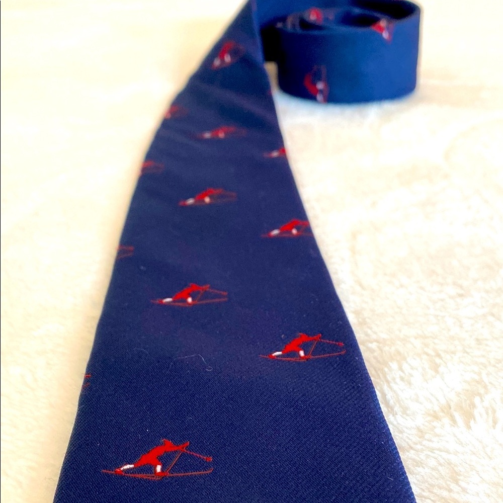 L.L. Bean Vintagr Blue and Red Ski Theme Classic Tie